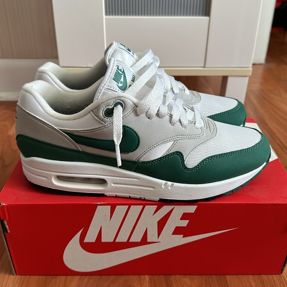 Nike Air Max 1 Evergreen - Picture 2 of 7